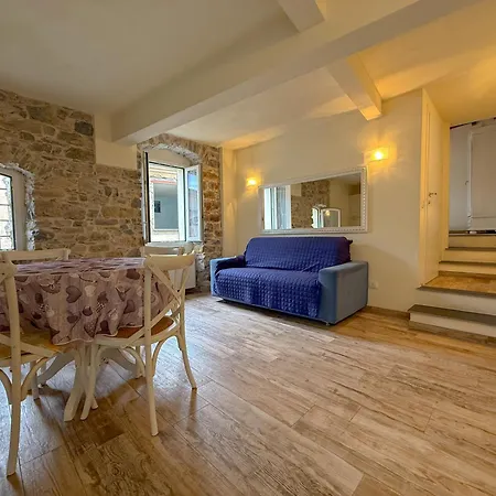 Modern Stone House * Pontedassio
