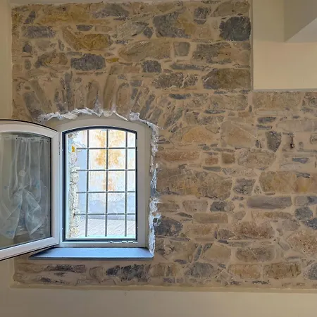 Modern Stone House * Pontedassio